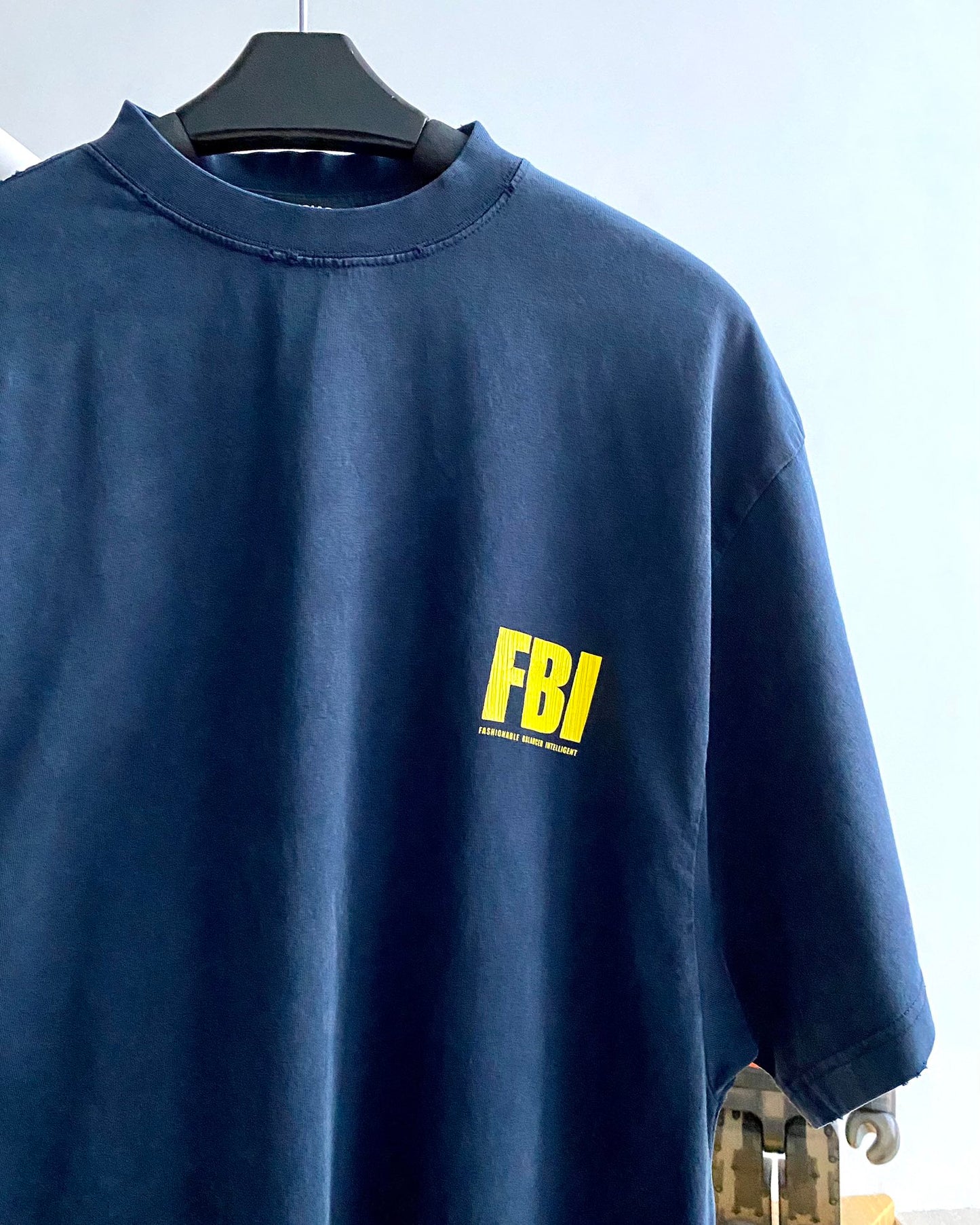 계단집/발렌시아가 남여 워싱 네이비 FBI 반팔