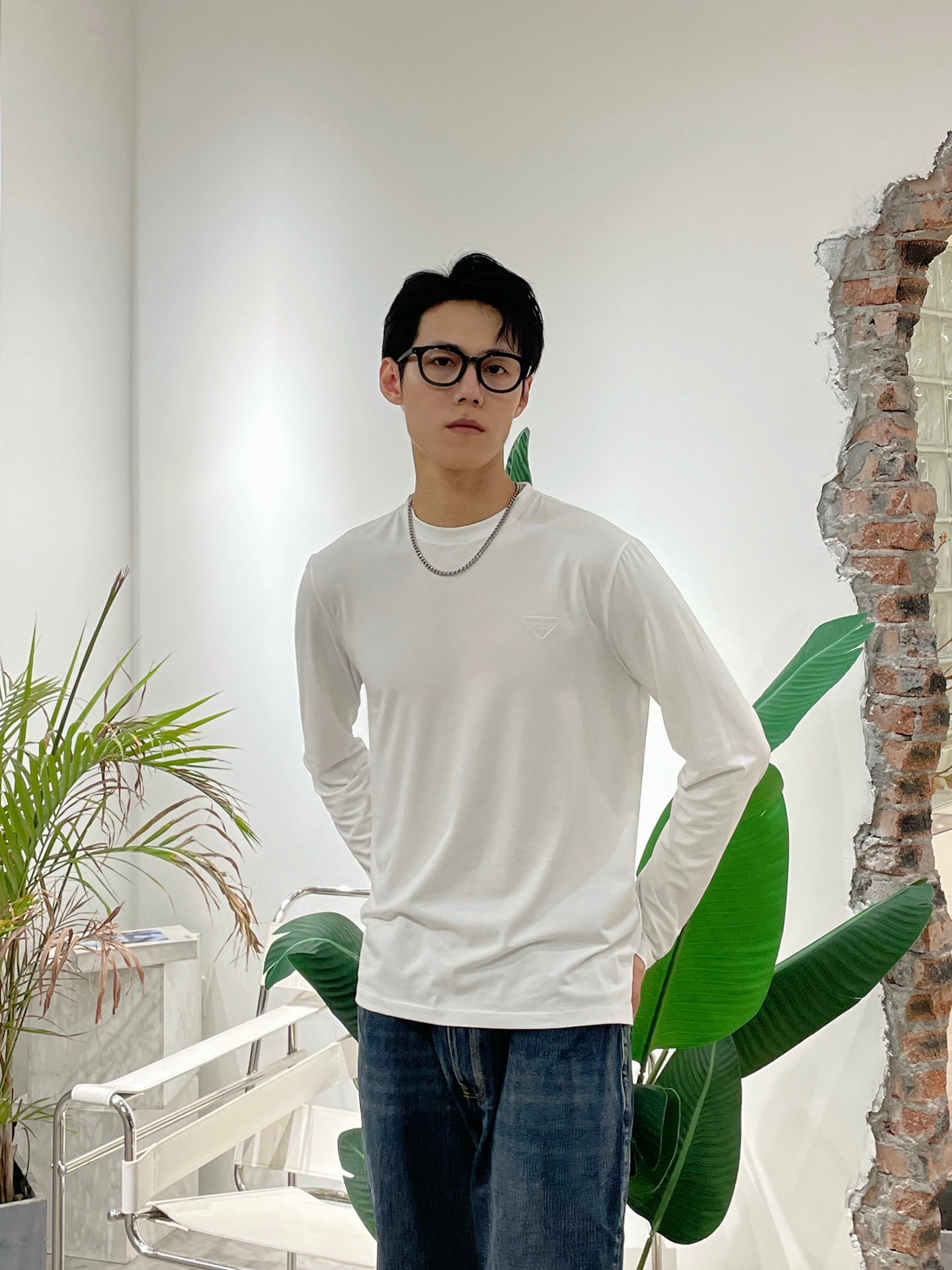 TJ셀러/프라다 남성 스판 면 자수 긴팔 티셔츠