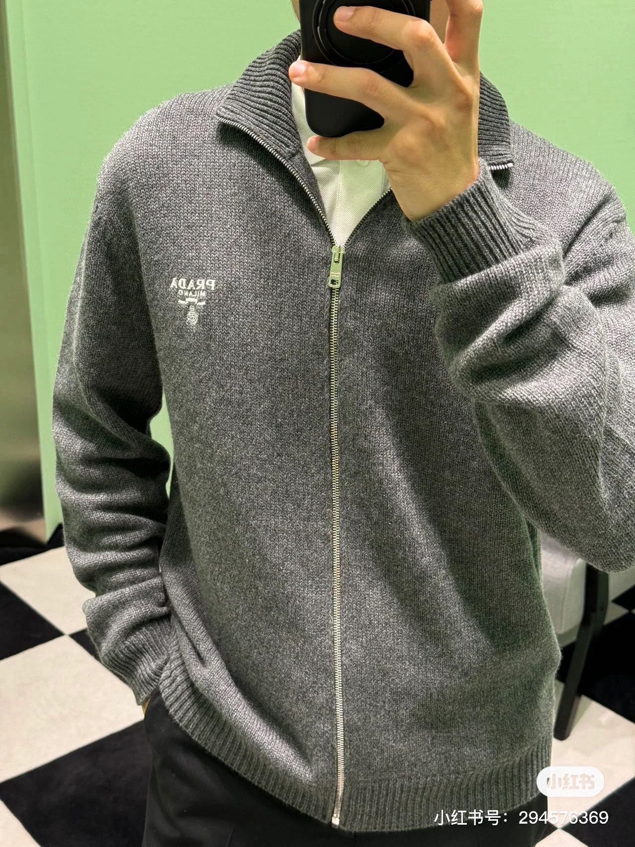 체인2호/프라다 남성 울 자수 지퍼 카디건