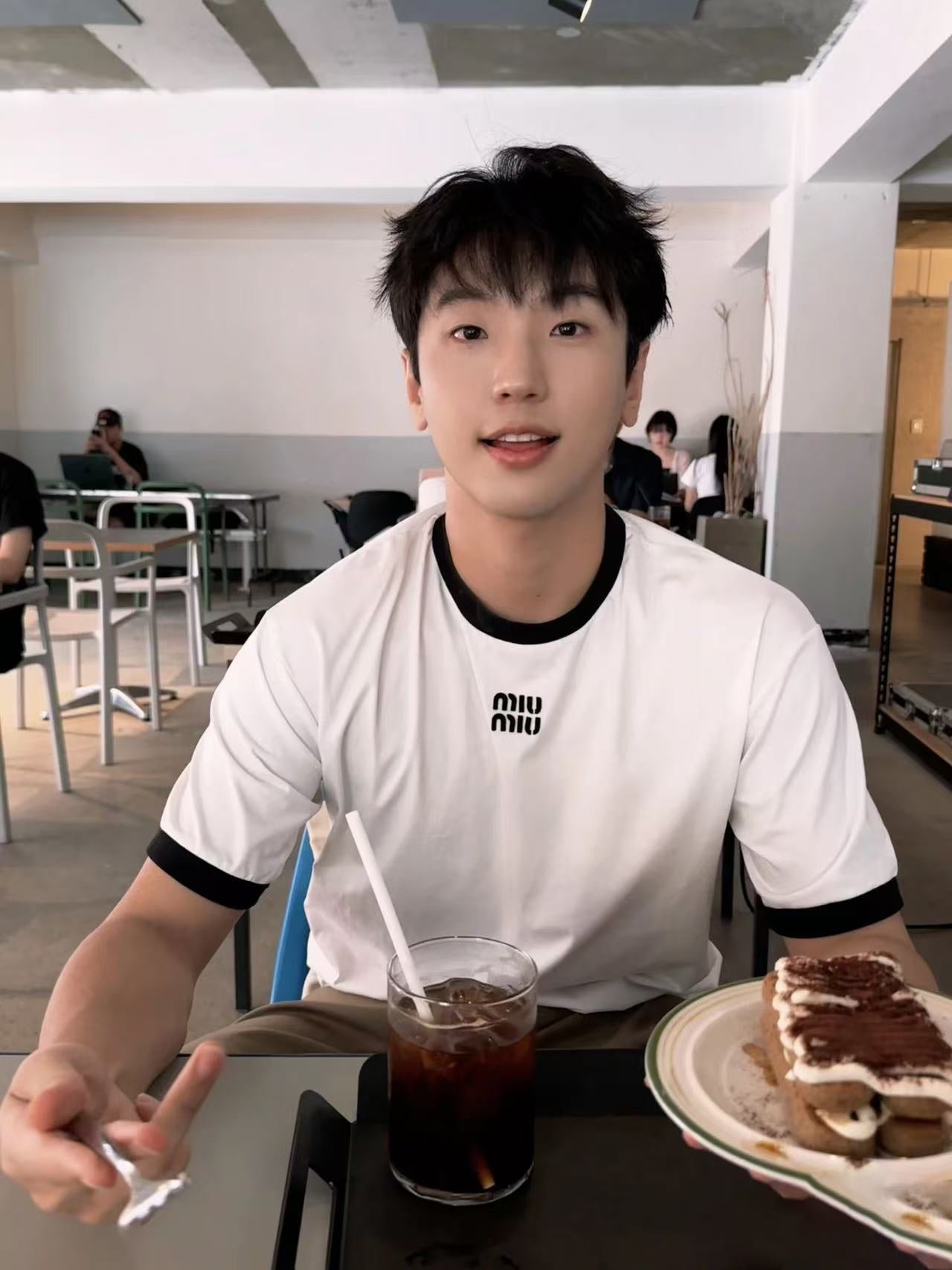 체인2호/미우미우 남성 반팔 티셔츠