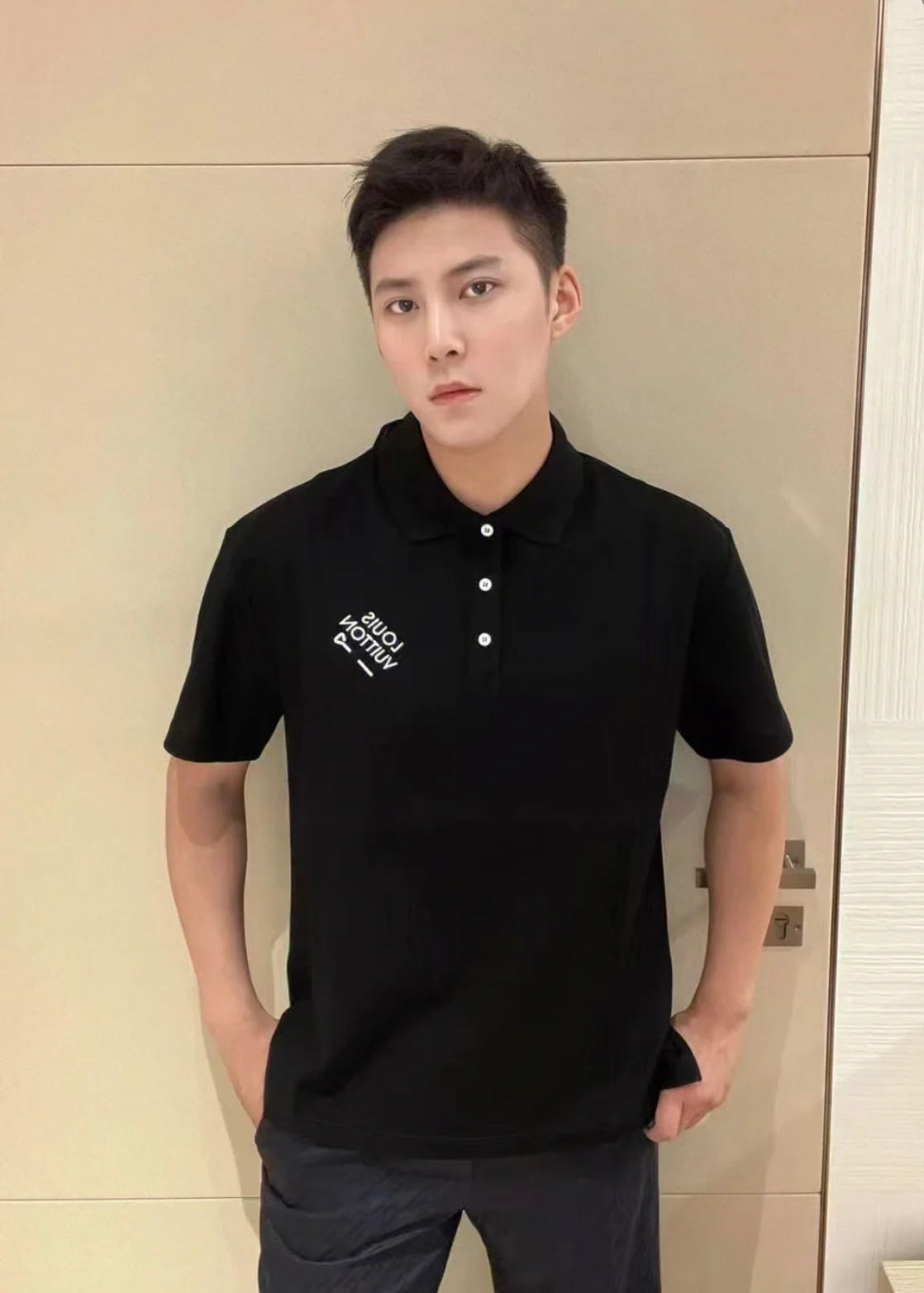 TJ셀러 / 루이비통 남성 폴로넥 반팔 셔츠