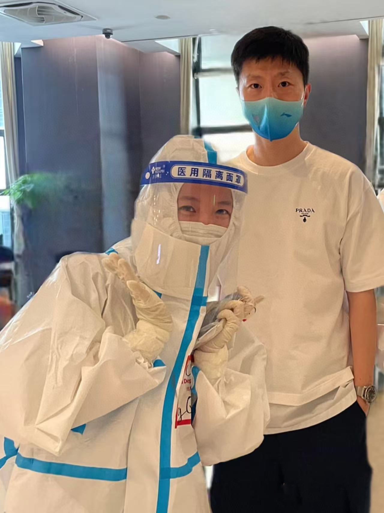 체인2호 / 프라다 남성 반팔 티셔츠
