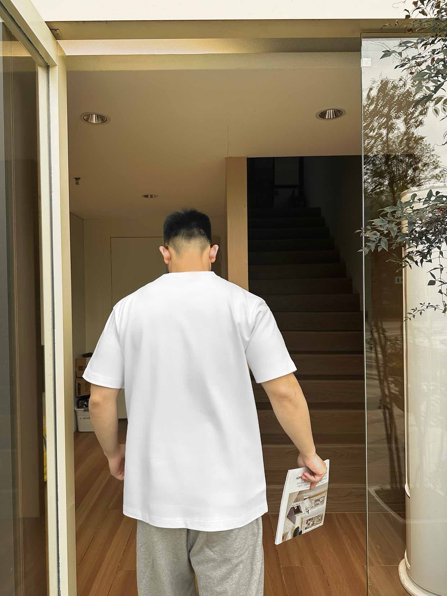 BVG / 디올 남성 반팔 티셔츠