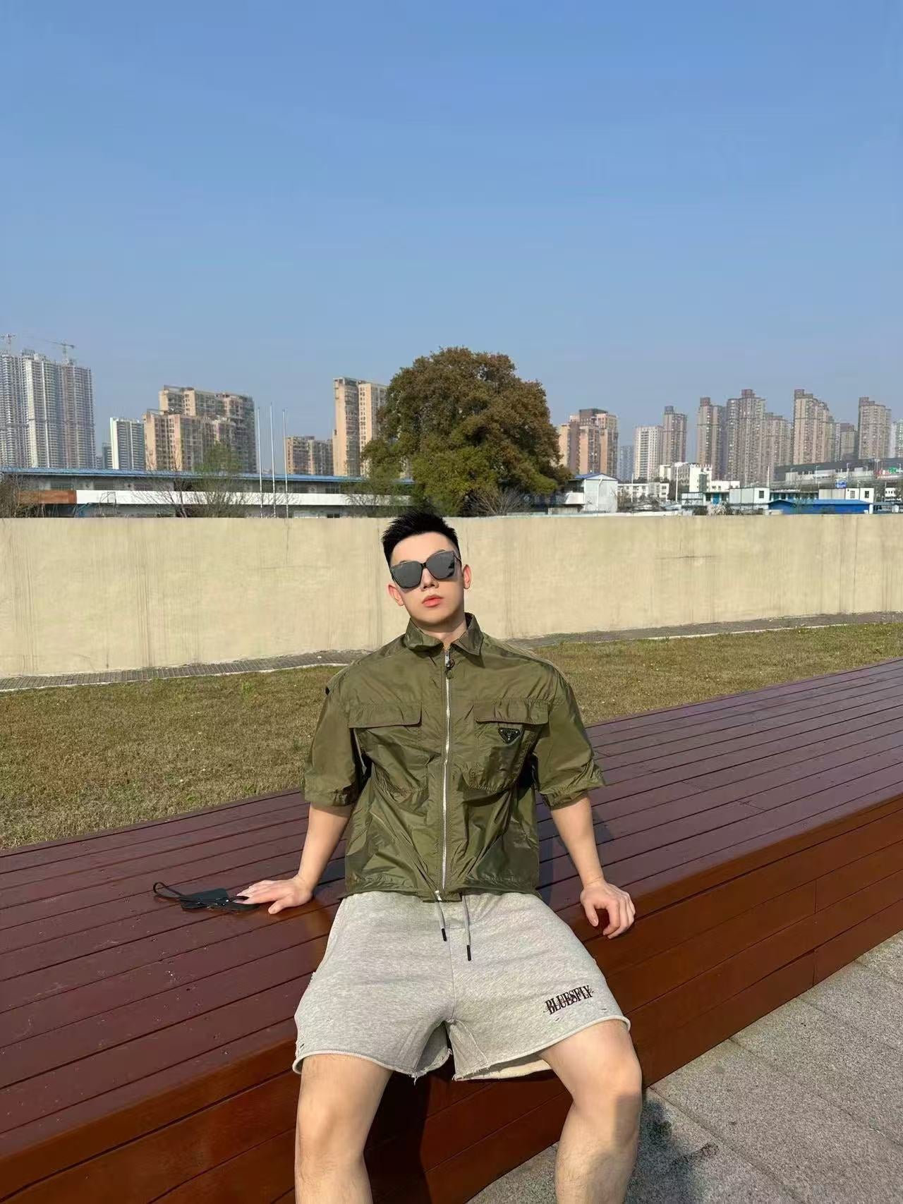 체인2호 / 프라다 남성 반팔 자켓