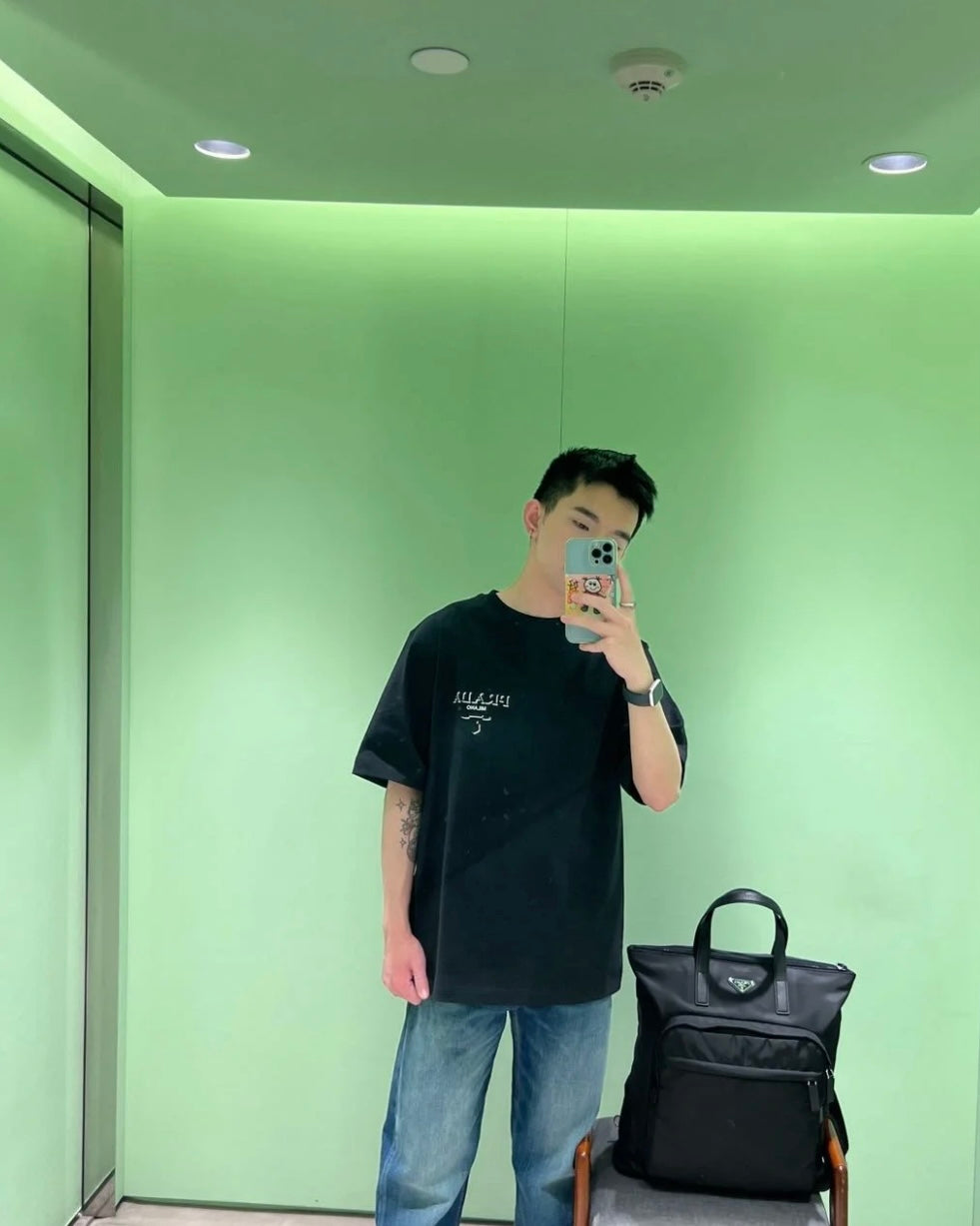 TJ셀러 / 프라다 남성 반팔 티셔츠