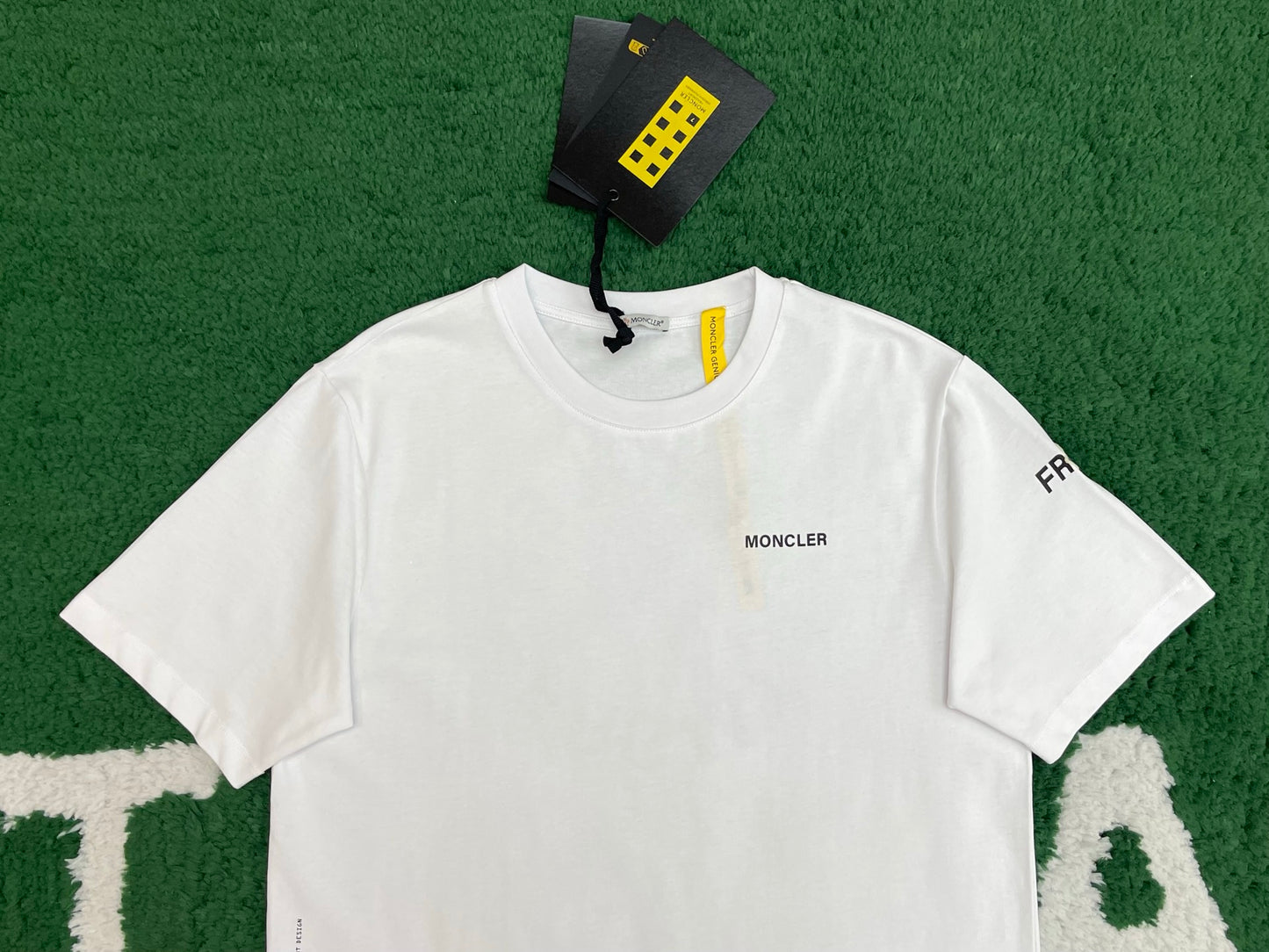 BVG / 몽클레어 남성 반팔 티셔츠
