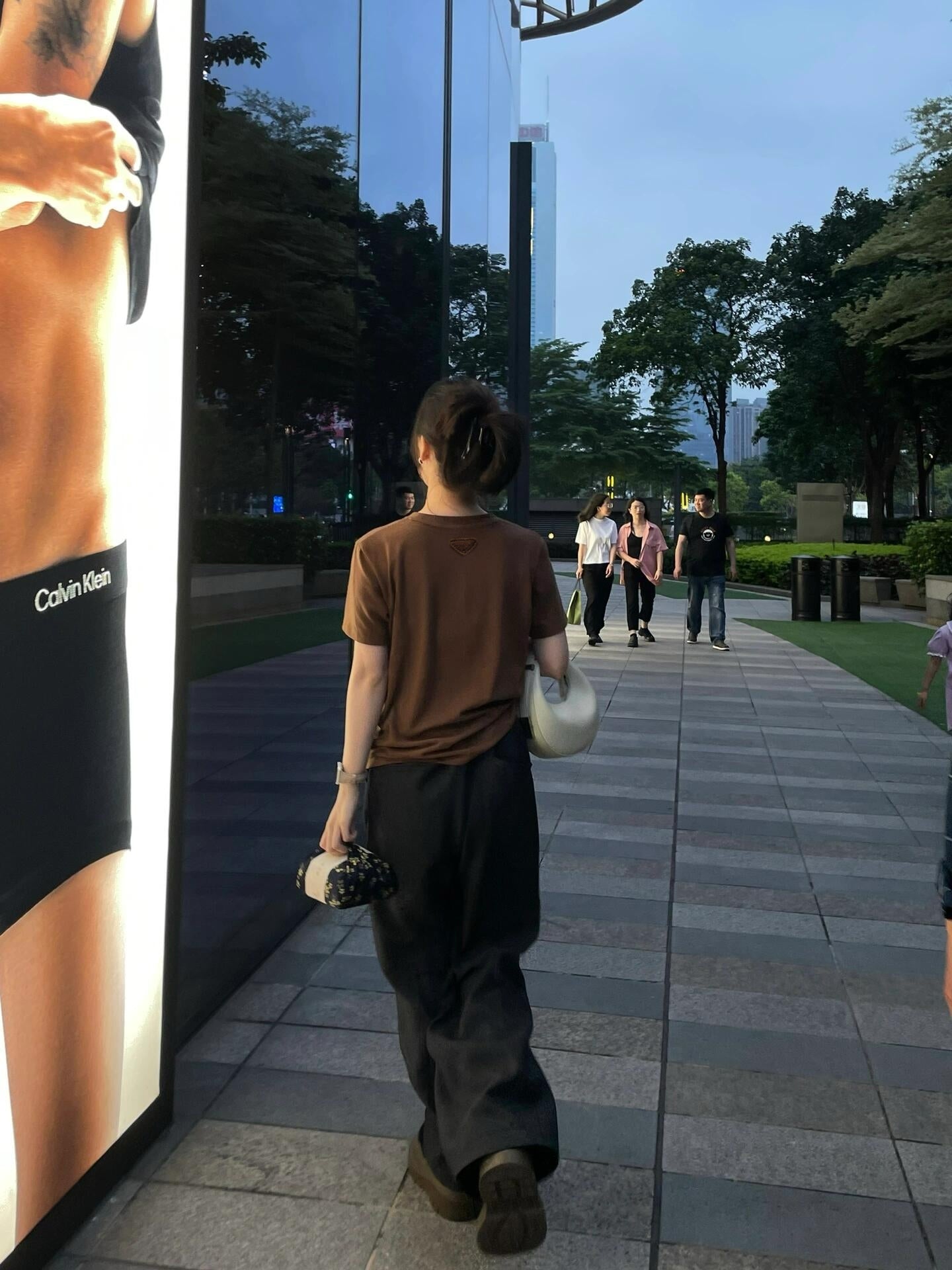 체인2호 / 프라다 남성 여성 반팔 티셔츠