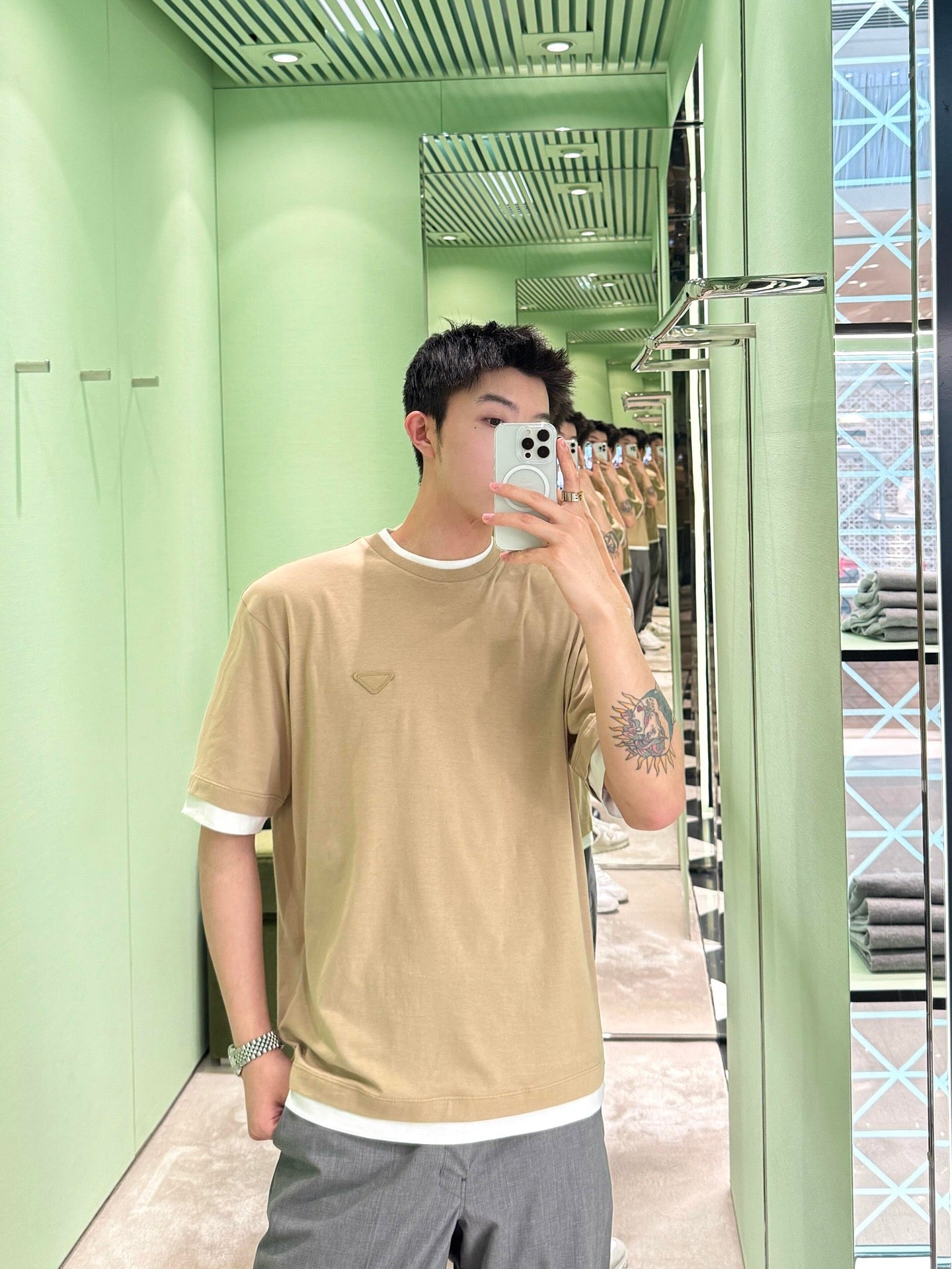 BVG / 프라다 남성 반팔 티셔츠