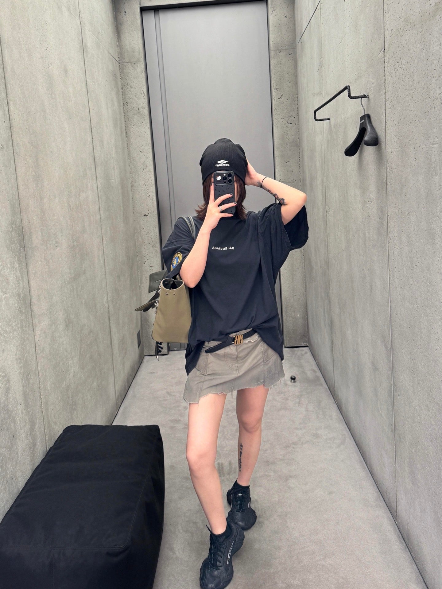 체인2호 / 발렌시아가 남성 자수 반팔 티셔츠