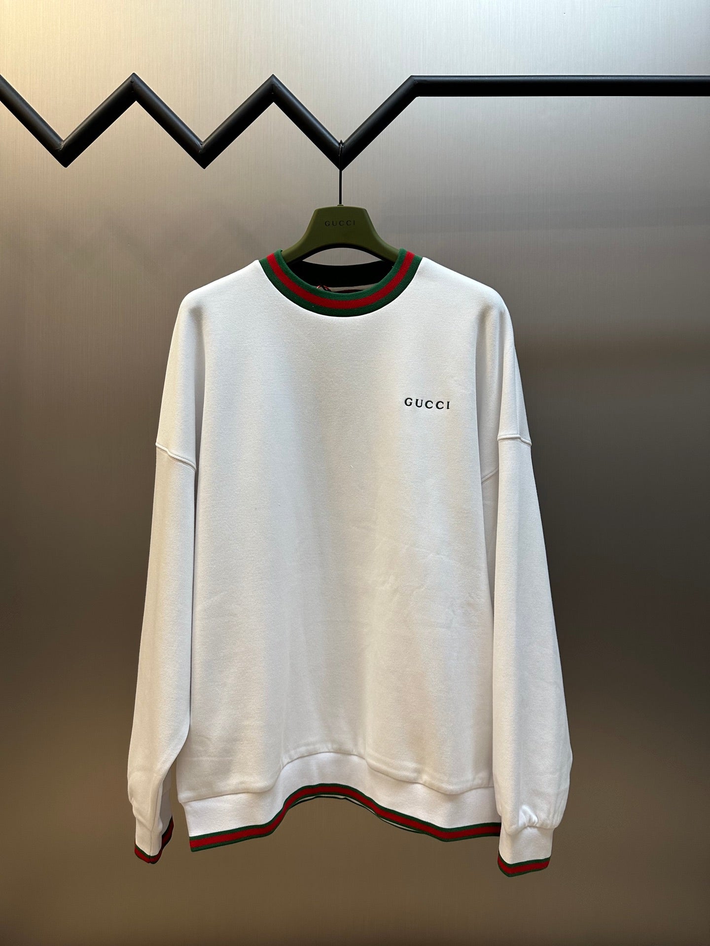 체인2호 / 구찌 남성 여성 자수 맨투맨