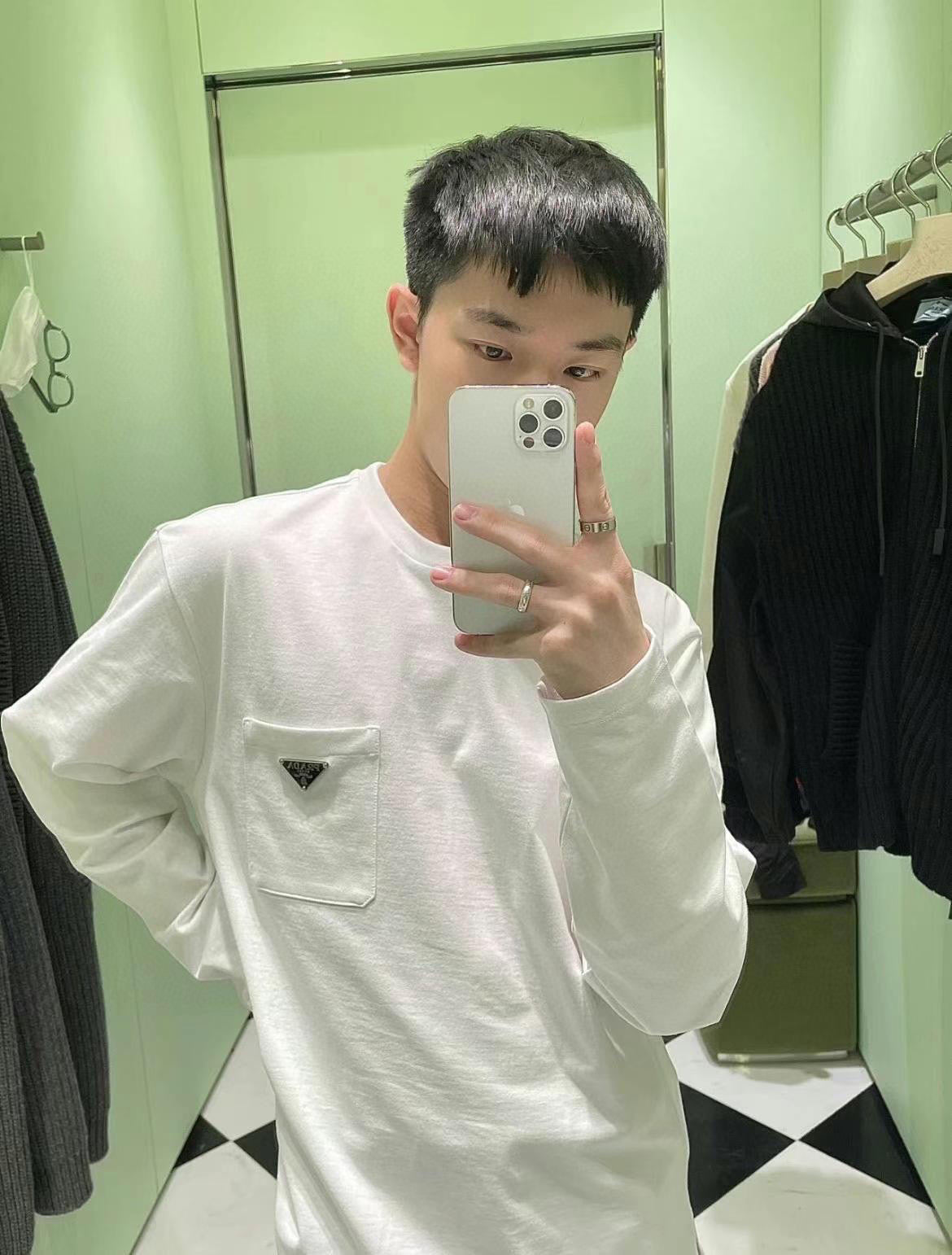 체인2호 / 프라다 남성 여성 긴팔티