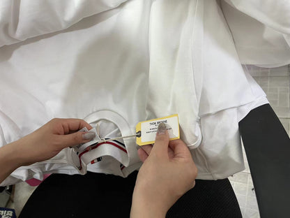 사슬  / 톰브라운 남성 옆트임 루즈핏 반팔 티셔츠