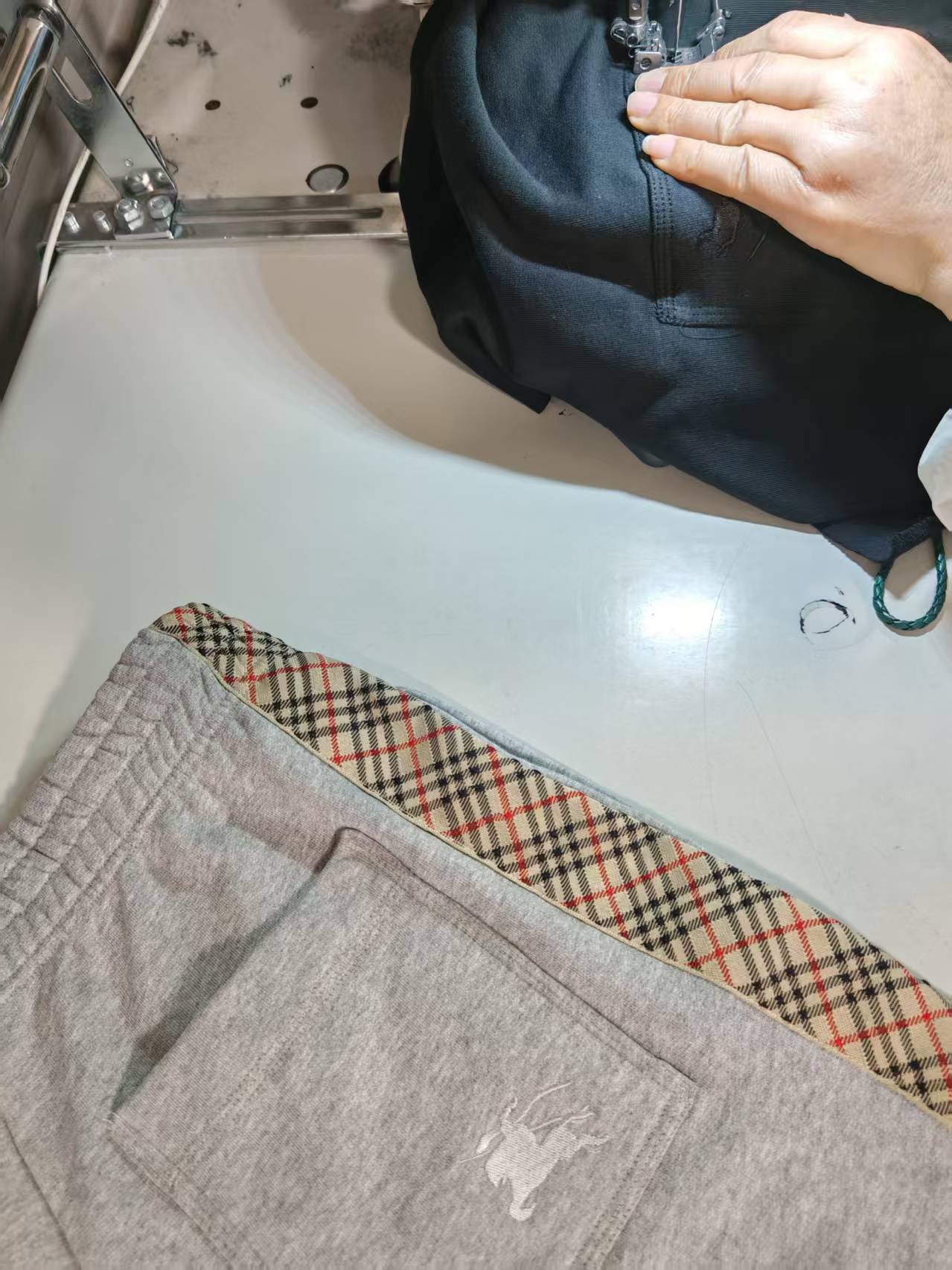 GTR / 버버리 남성 체크 밴드 반바지