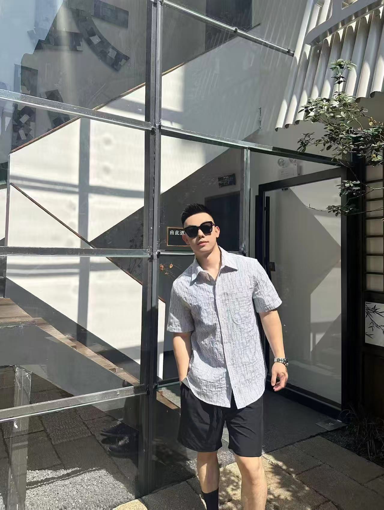 GTR / 로에베 남성 스트라이프 웨이브 패턴 반팔 셔츠