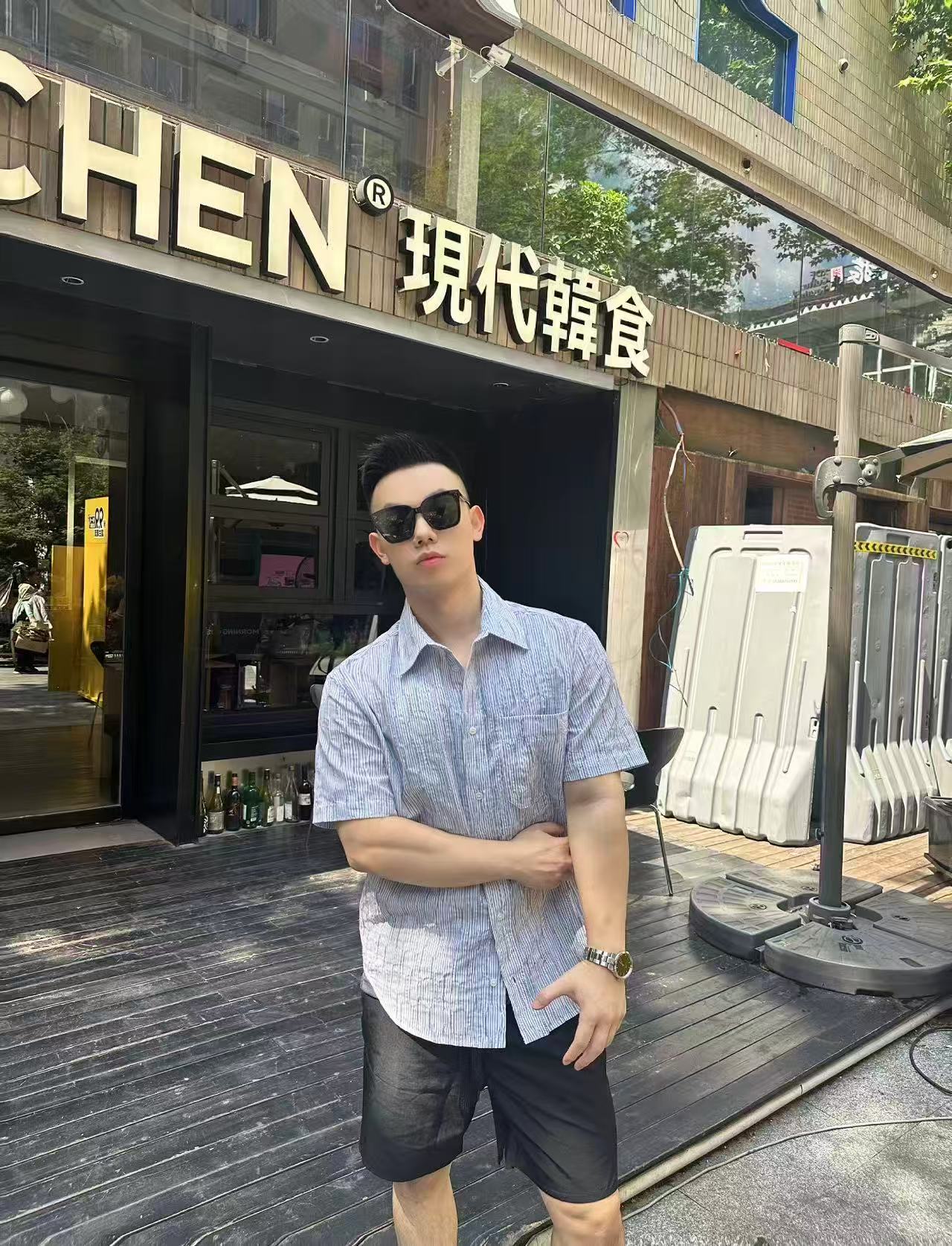 GTR / 로에베 남성 스트라이프 웨이브 패턴 반팔 셔츠