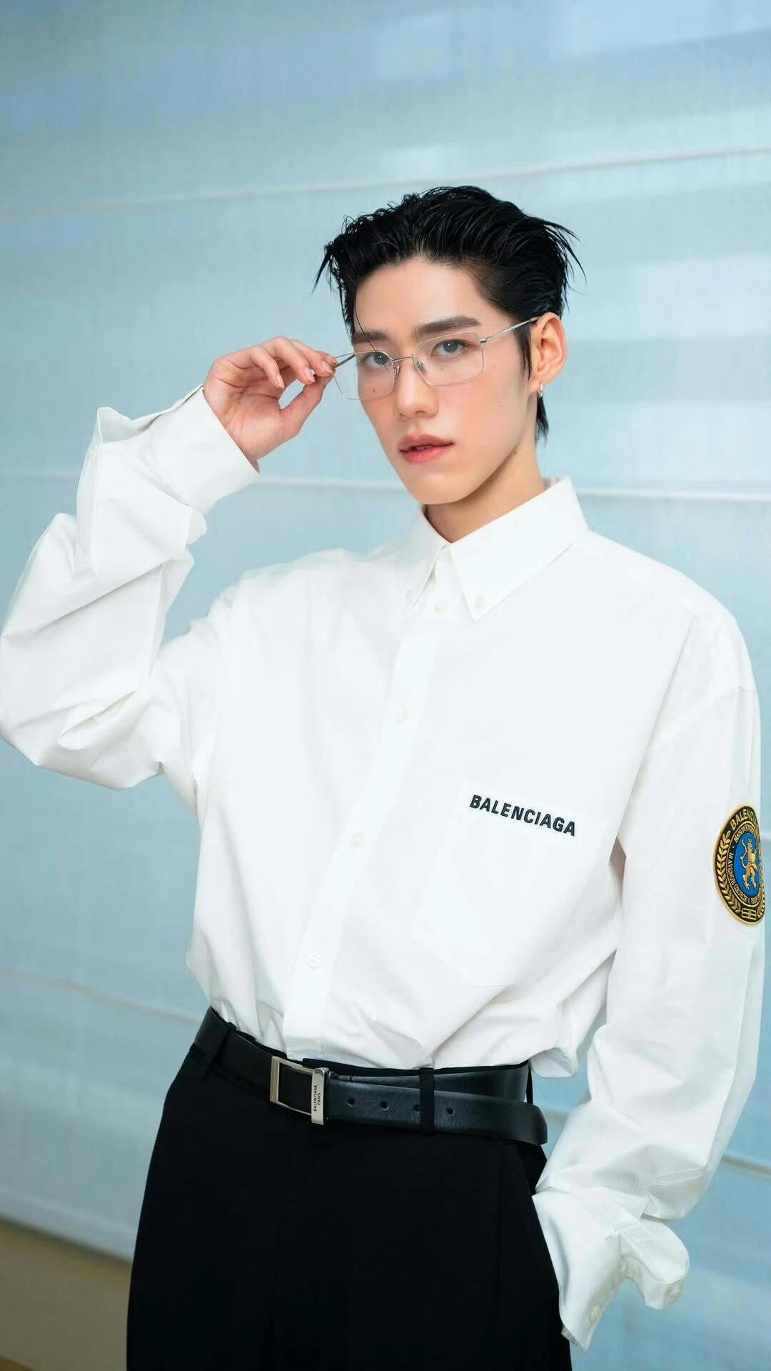 GTR / 발렌시아가 남성 로고 자수 배지 셔츠