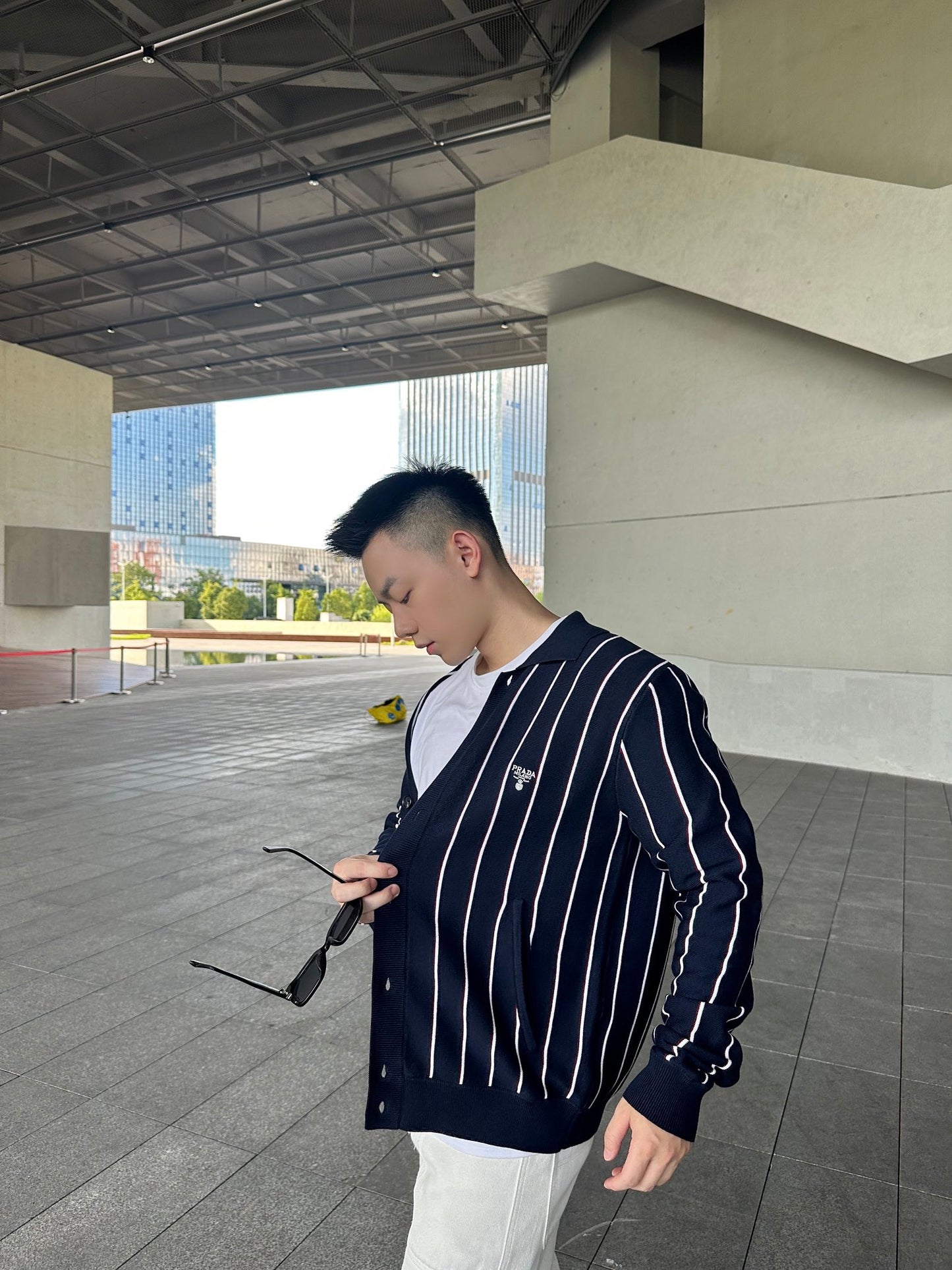 GTR / 프라다 남성 스트라이프 자수 긴팔 니트
