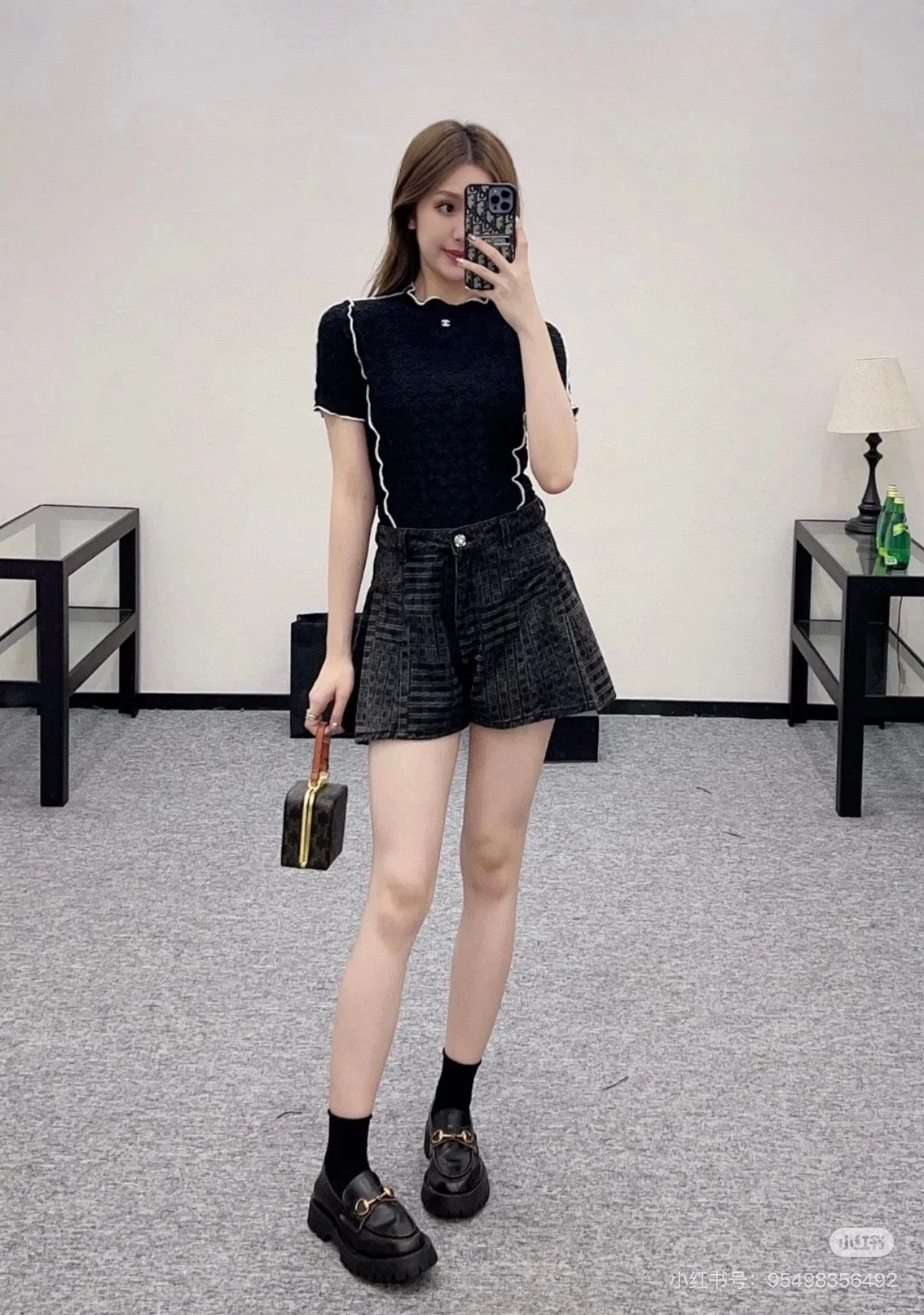 체인2호 / 샤넬 여성 신상 슬림 반팔 티셔츠 블랙