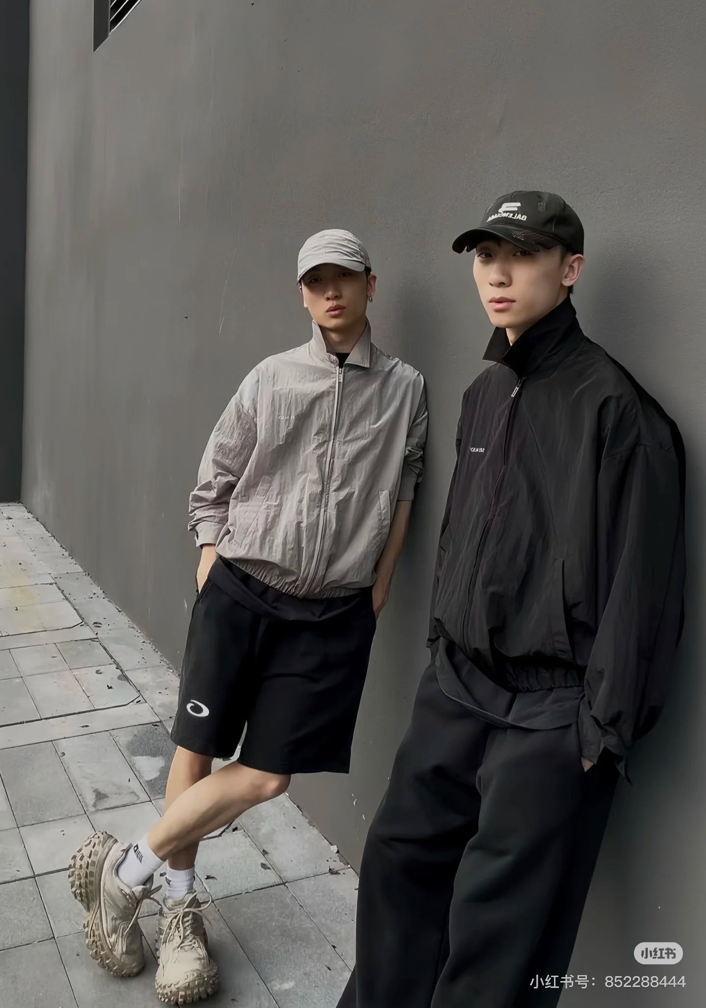 체인2호 / 발렌시아가 남성 25Ss 링 자수 반바지
