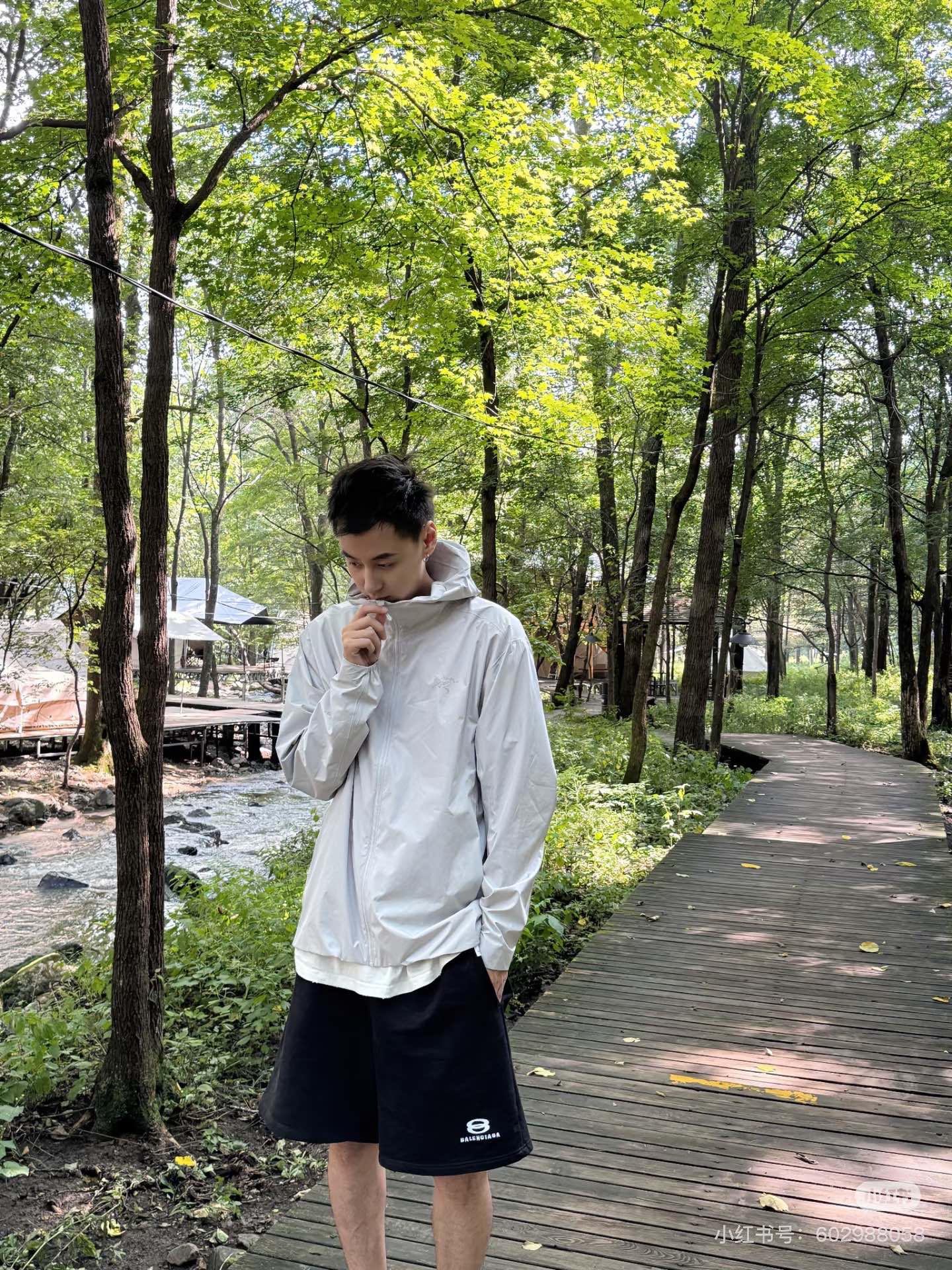 체인2호 / 발렌시아가 남성 25Ss 더블링 자수 캐주얼 반바지