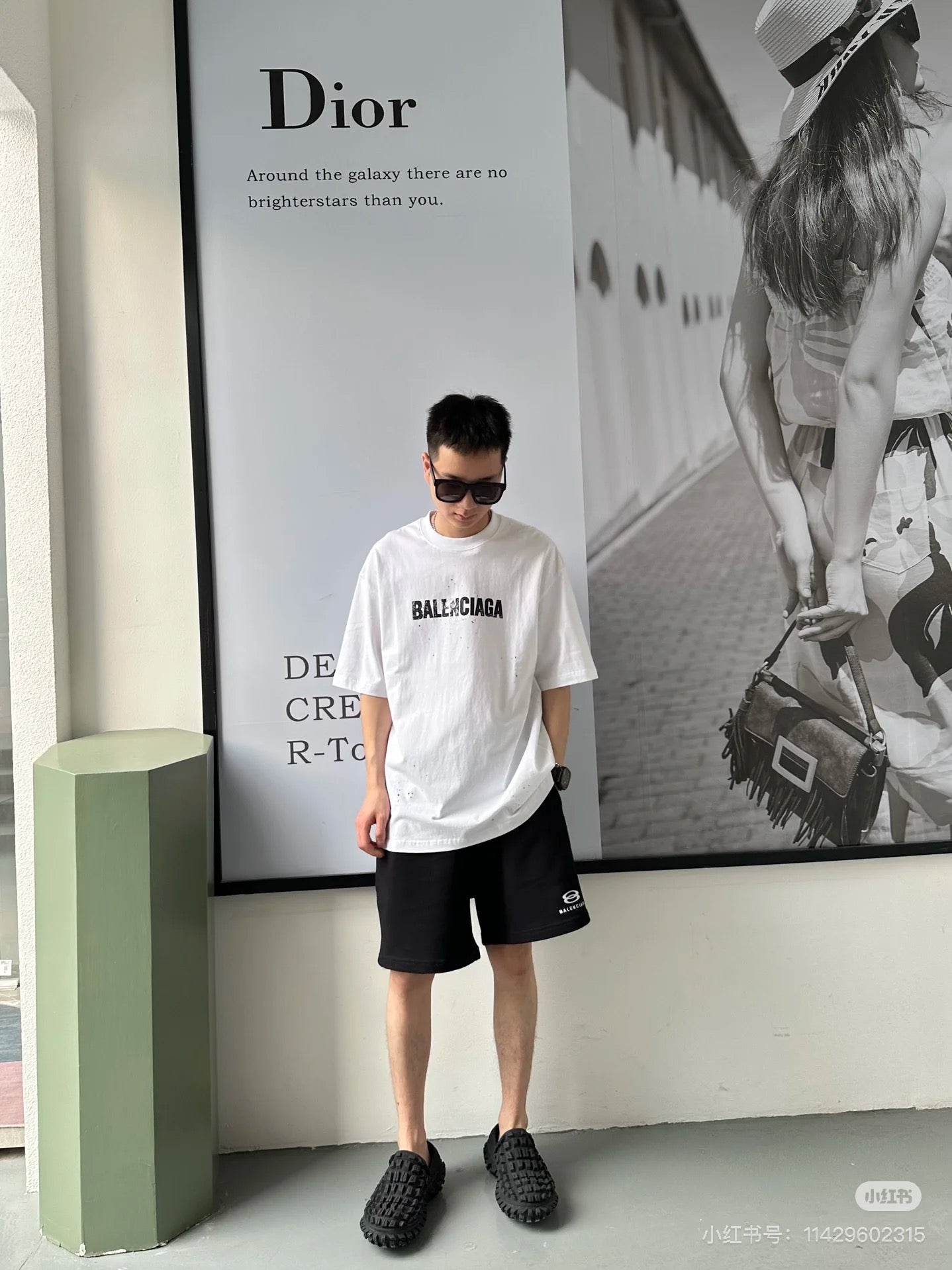 체인2호 / 발렌시아가 남성 25Ss 더블링 자수 캐주얼 반바지