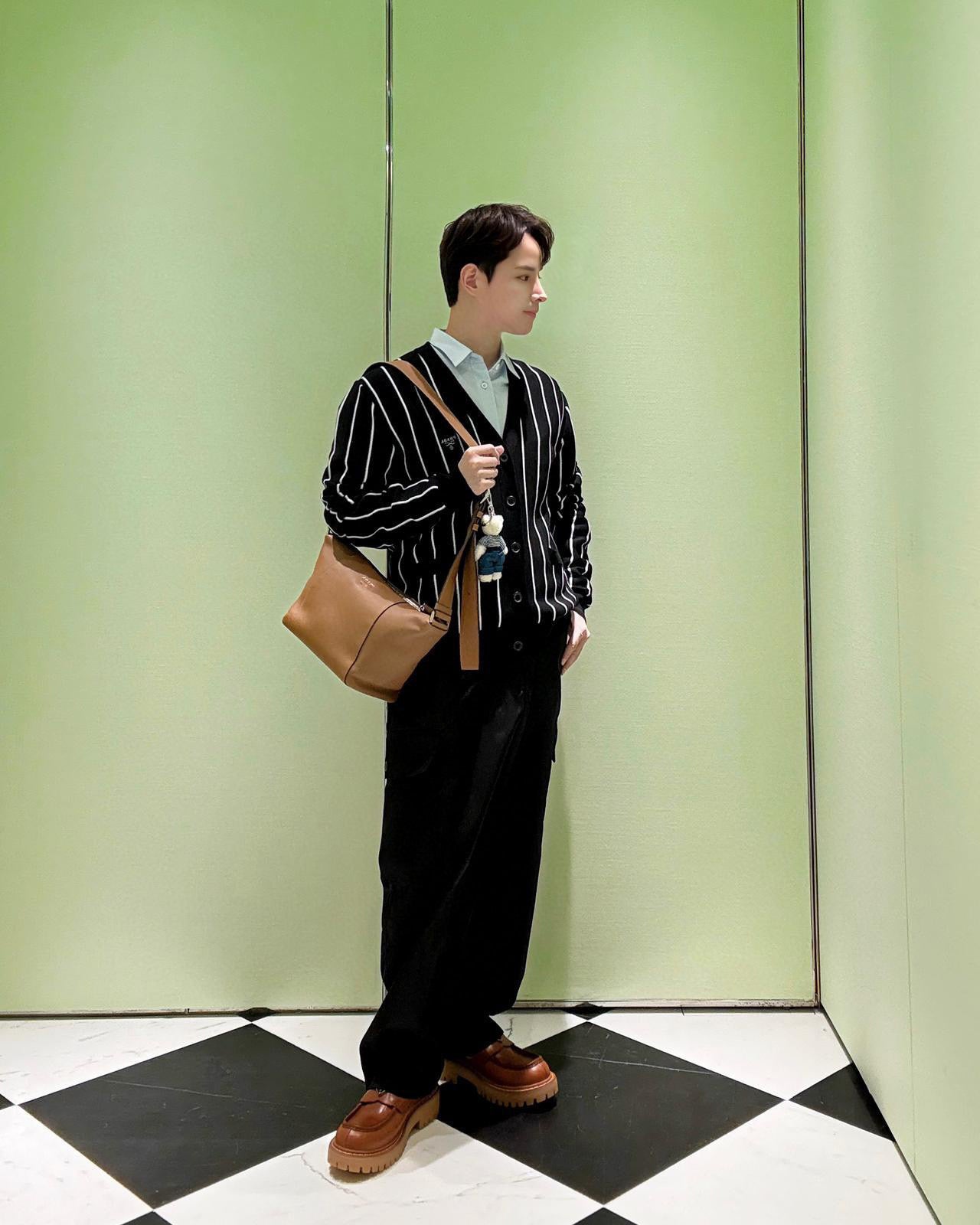 체인2호 / 프라다 남성 여성 스트라이프 니트 카디건