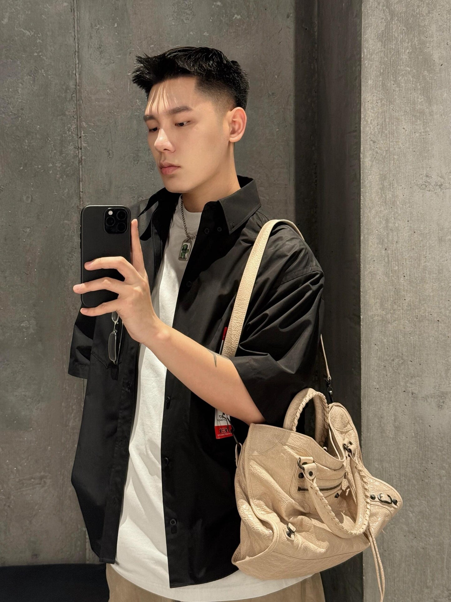 R공장 / 발렌시아가 남성 반팔 셔츠