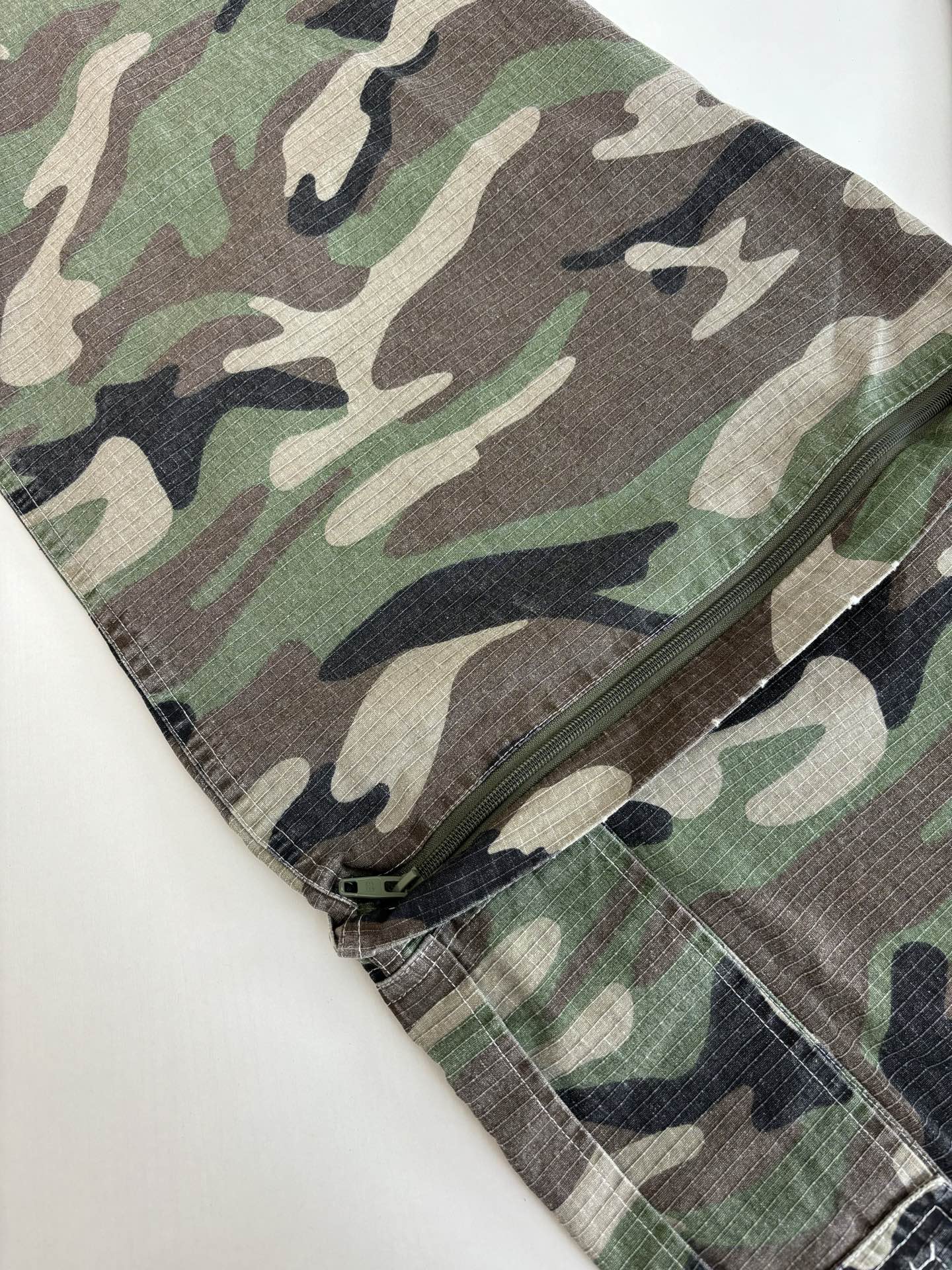 체인2호 / 발렌시아가 남성 다포켓 바지