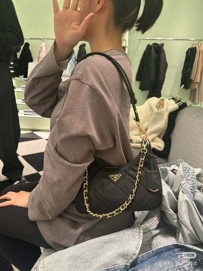 양 공장 / 프라다 체인 겨드랑이 가방