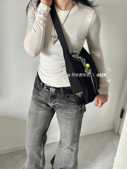 양 공장 / 프라다 나일론 겨드랑이 가방