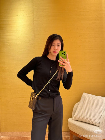 양 공장 / 루이비통 핸드폰 가방