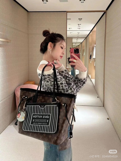 양 공장 / 루이비통 흑로화 가방