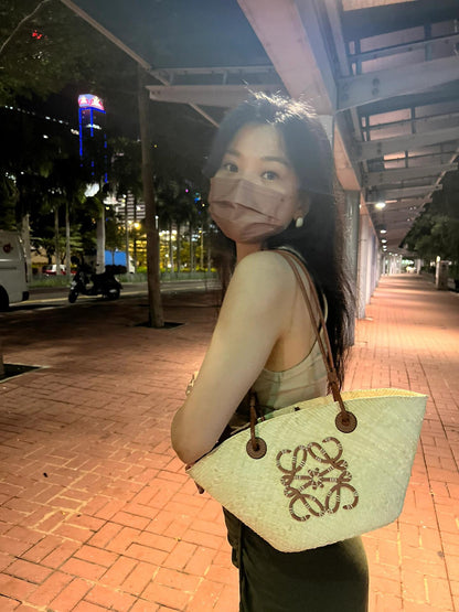 양 공장 / 로에베 밀짚 가방