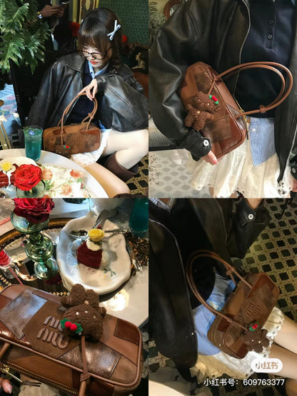양 공장 / 미우미우 패치 볼링백