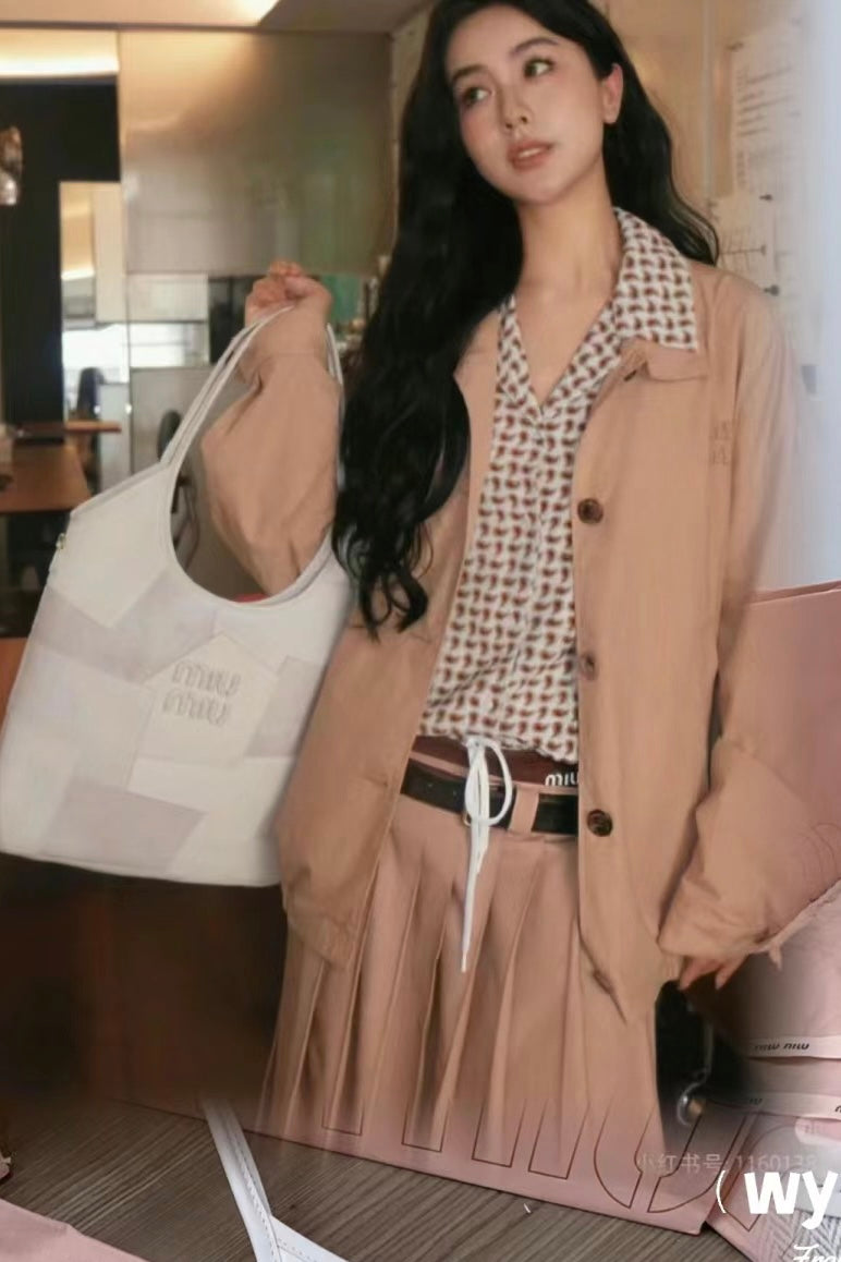 양 공장 / 미우미우 패치 쇼퍼백