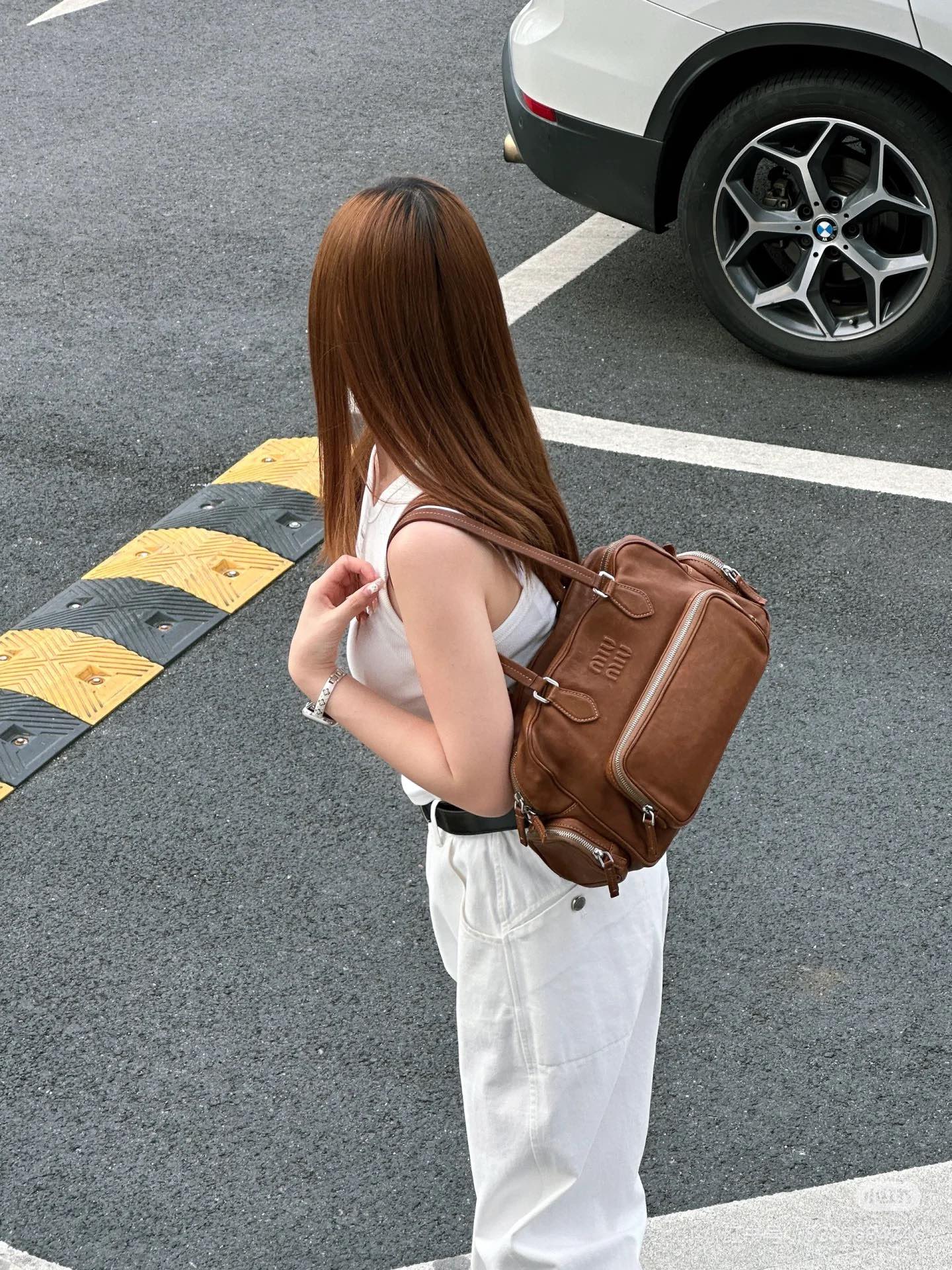양 공장 / 미우미우 모터 백