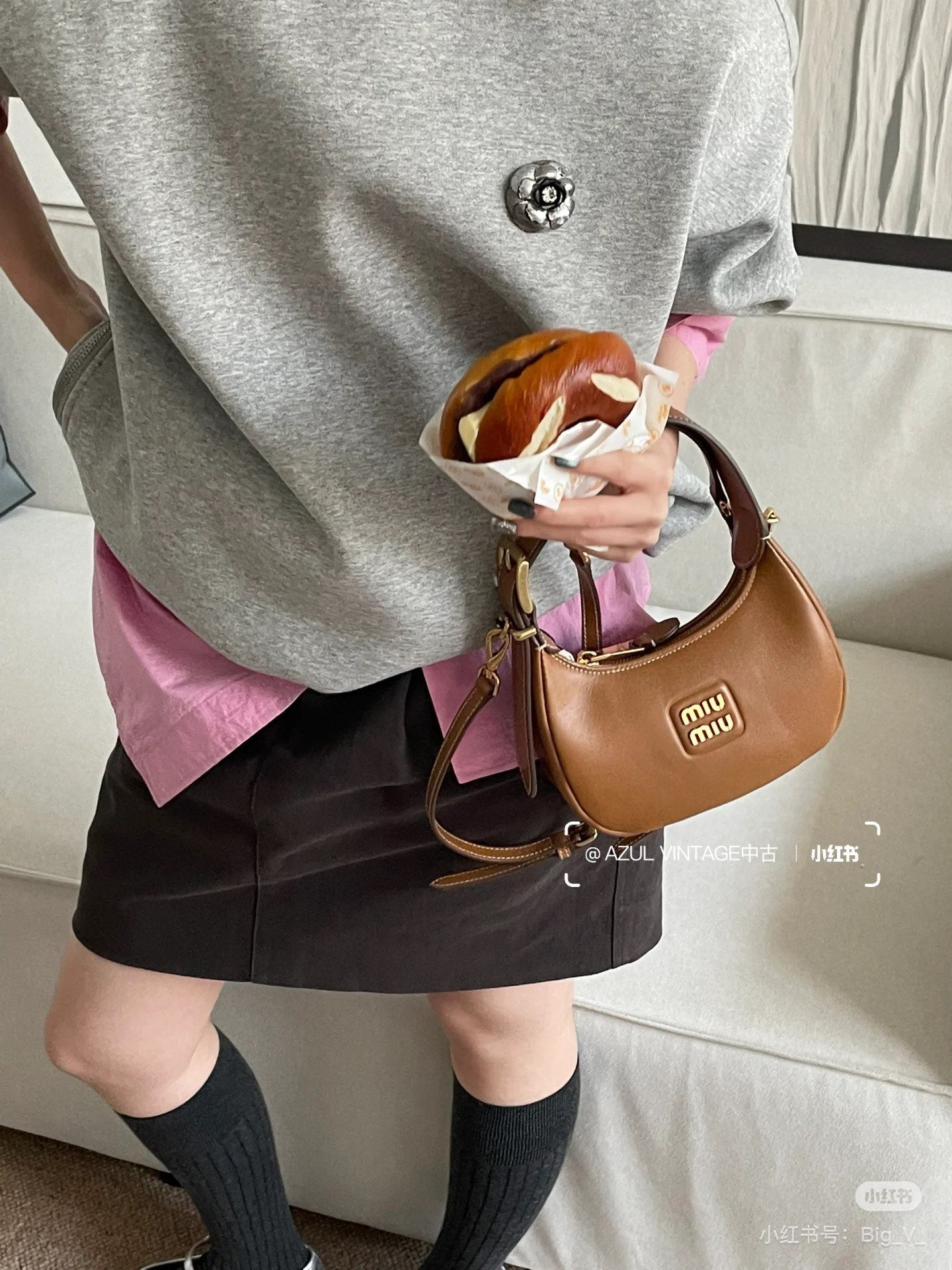 양 공장 / 미우미우 반달 보따리