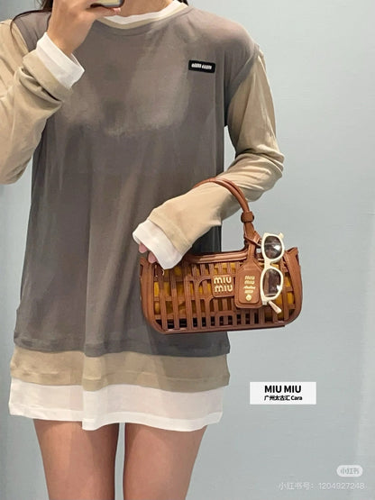 양 공장 / 미우미우 장바구니 가방