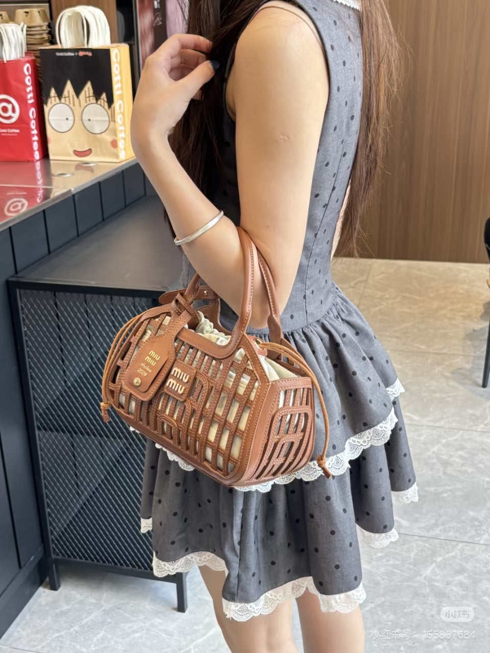 양 공장 / 미우미우 장바구니 가방