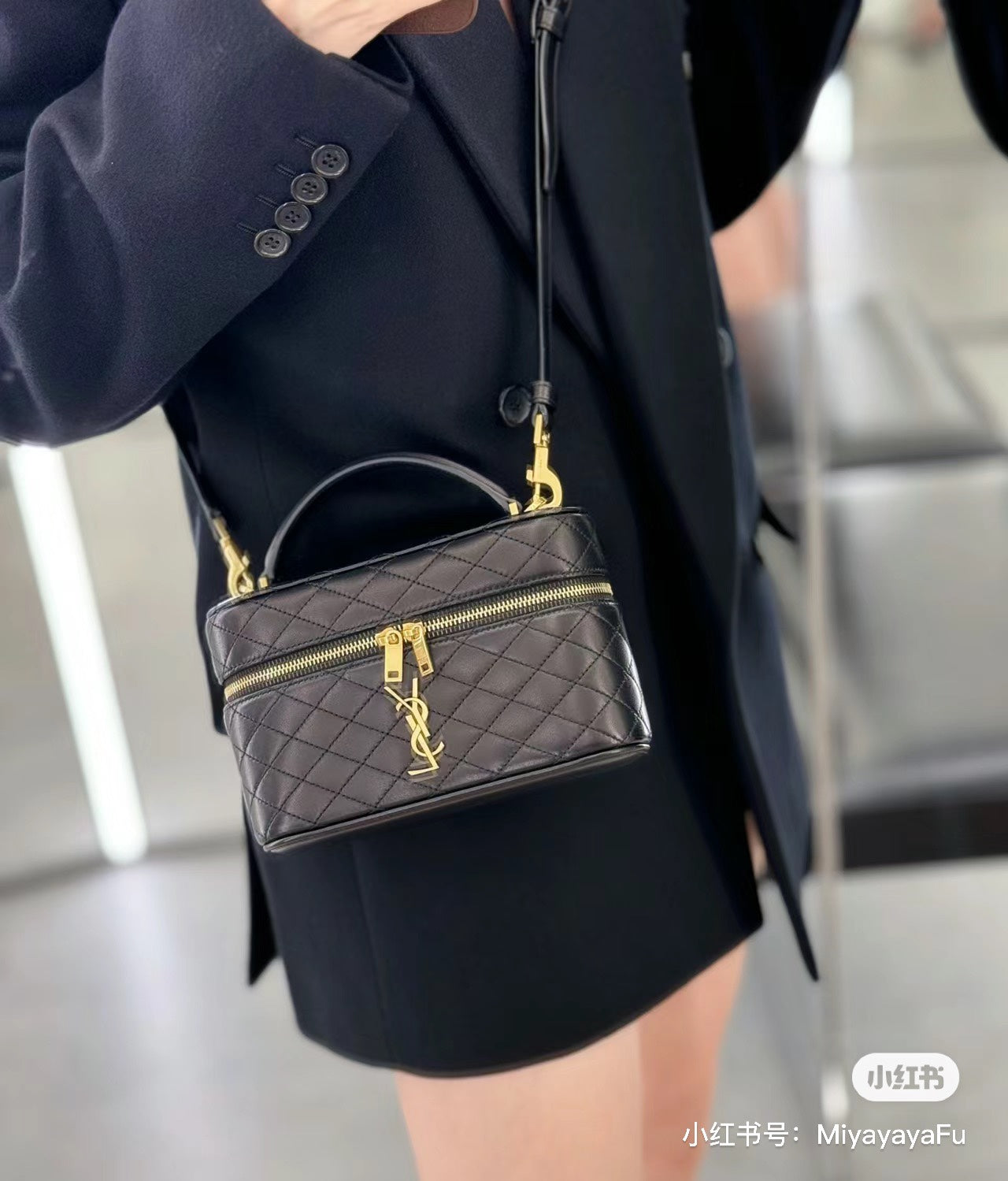 양 공장 / 생로랑 미니 파우치