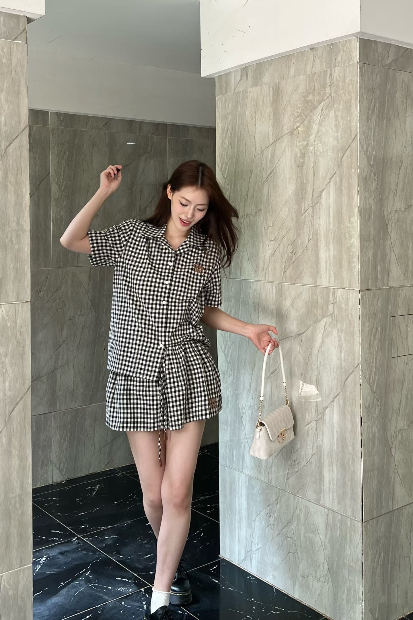 티모 공장 / 미우미우 여성 체크 반팔 셔츠