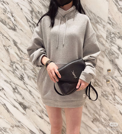 양 공장 / 생로랑 봉투 가방