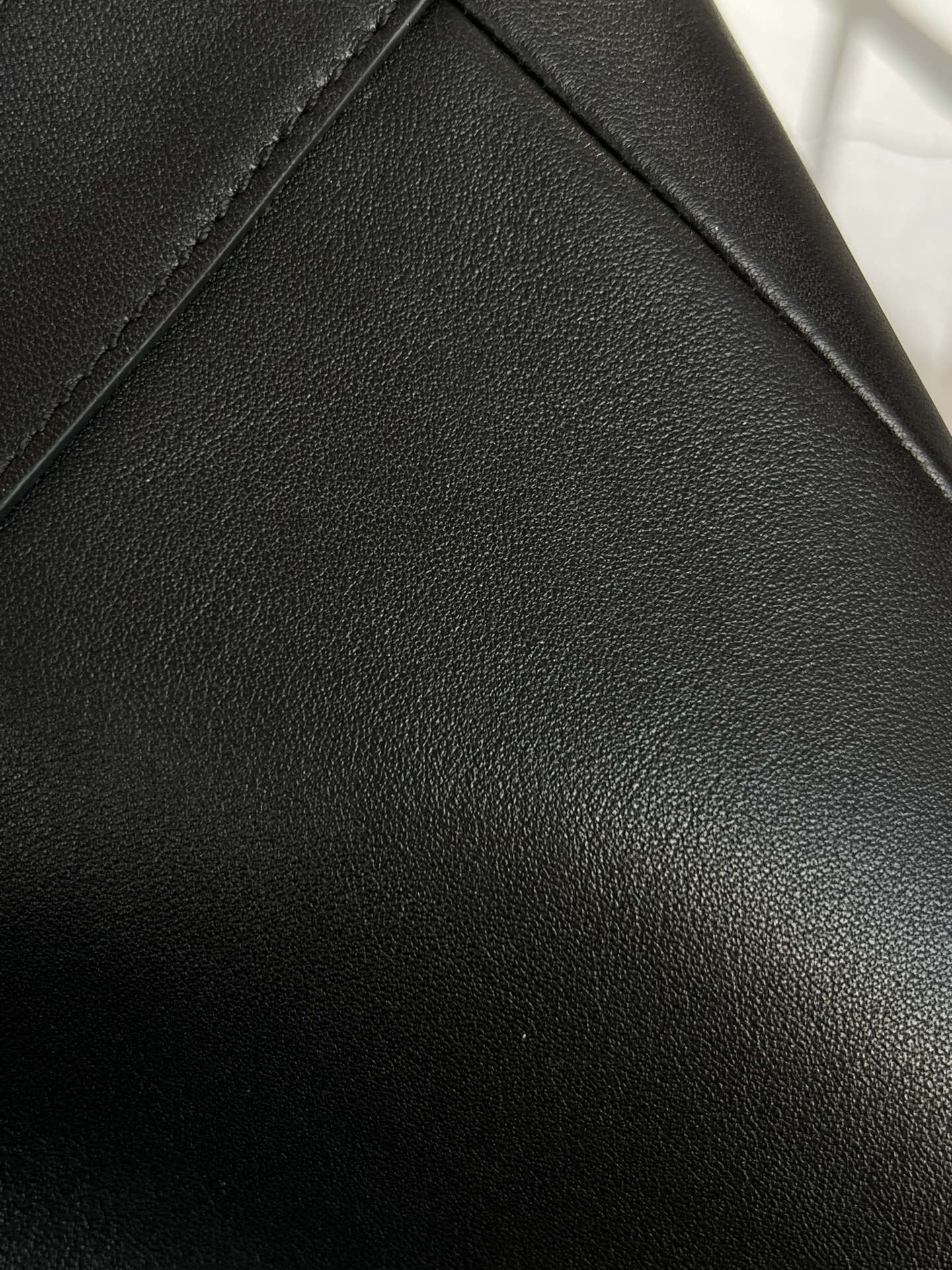 양 공장 / 생로랑 쇼퍼 백