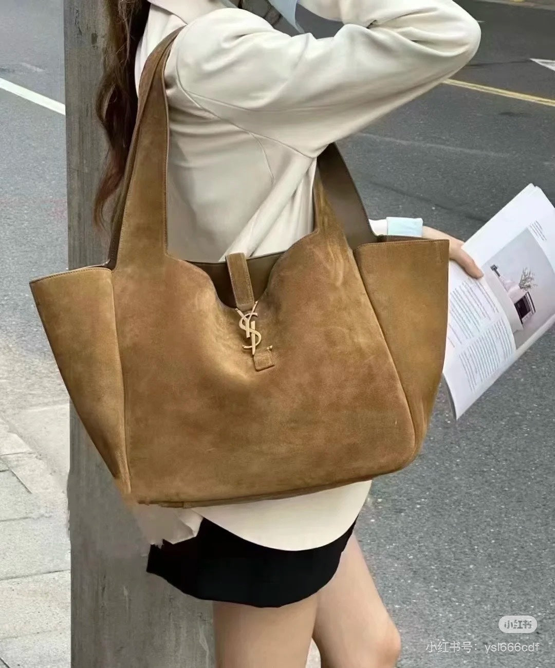 양 공장 / 생로랑 토드 백
