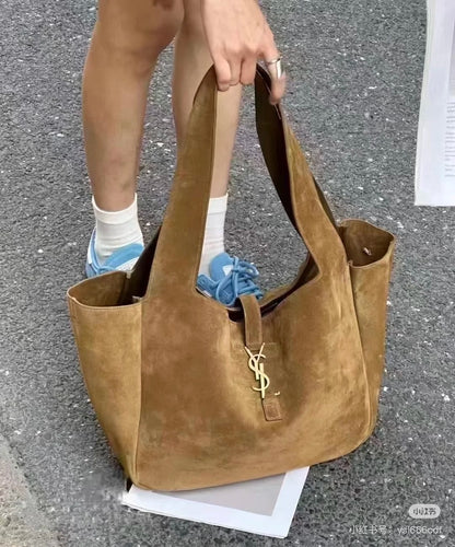 양 공장 / 생로랑 토드 백