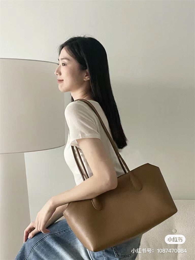 양 공장 / The Row 핸드백