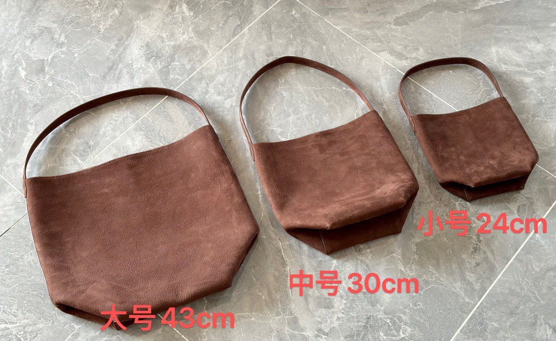 양 공장 / The Row 버킷백