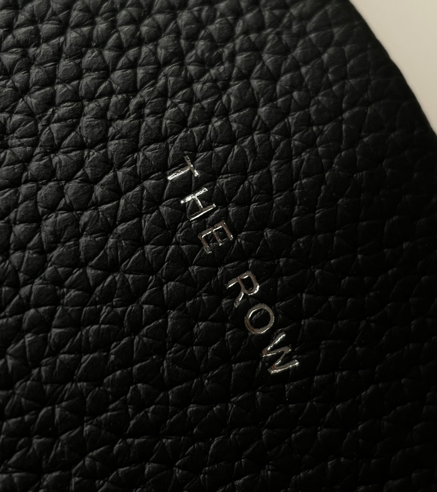 양 공장 / The Row 버킷백