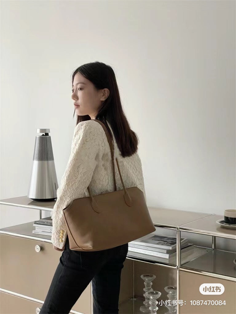 양 공장 / The Row 핸드백