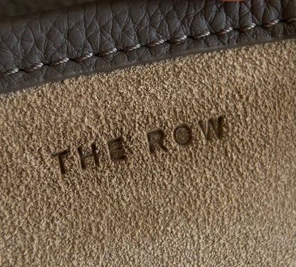 양 공장 / The Row 버킷 백